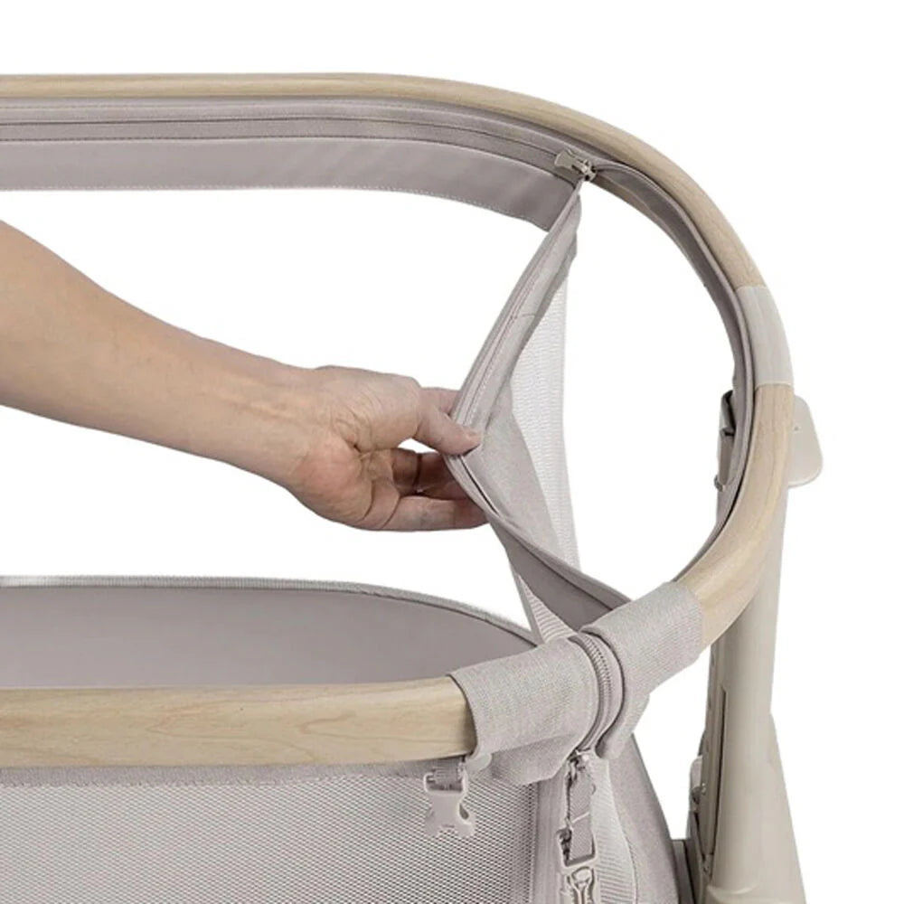 Maxi Cosi Iora Air Bedside Sleeper - The Toy Station
