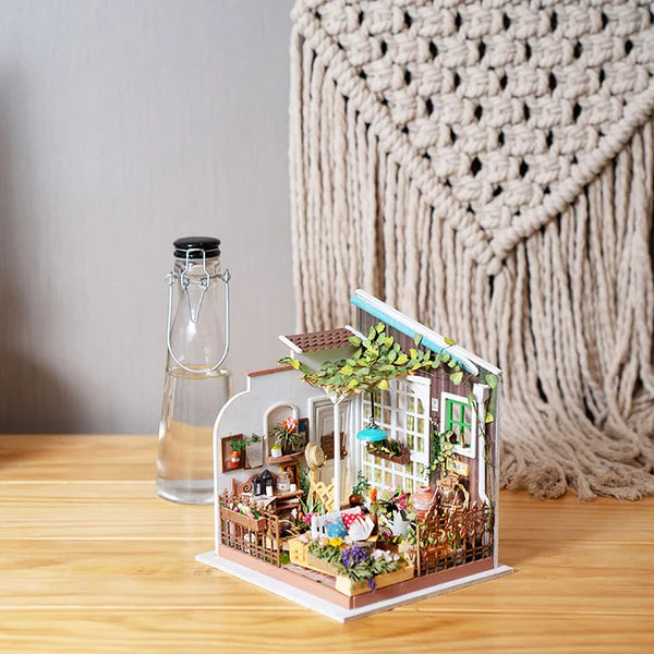 Robolife DIY Miniature House Millers Garden