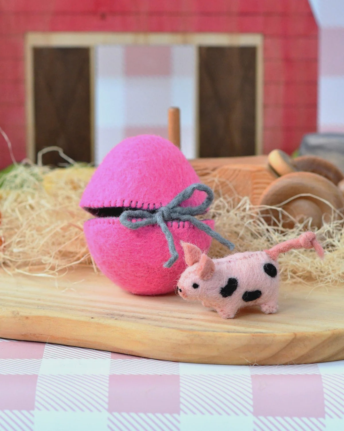 Felt Surprise Egg with Spotted Piglet