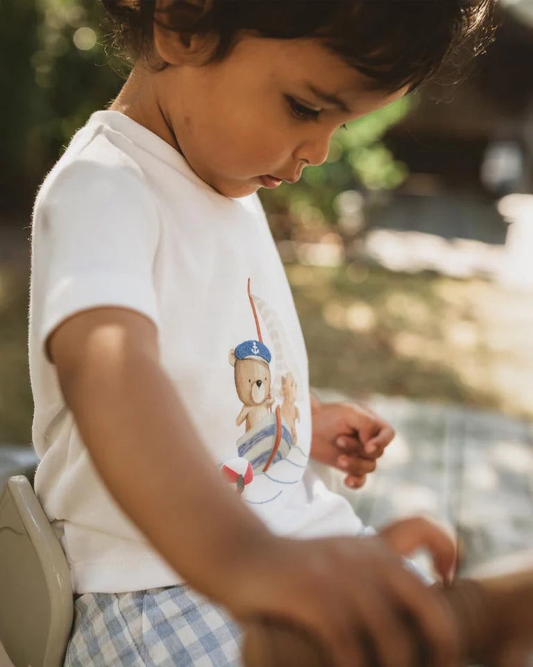 Axel Friends in a boat Organic Tee