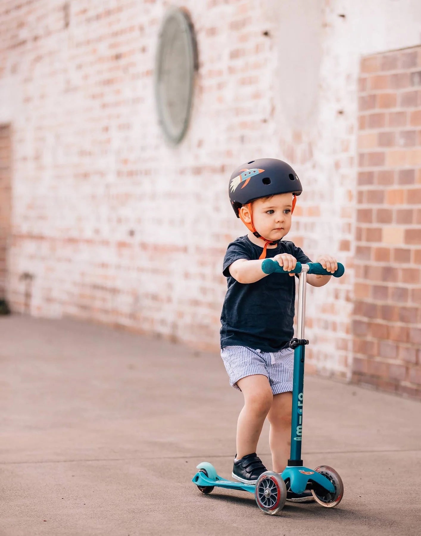 Micro Mini Deluxe Scooter