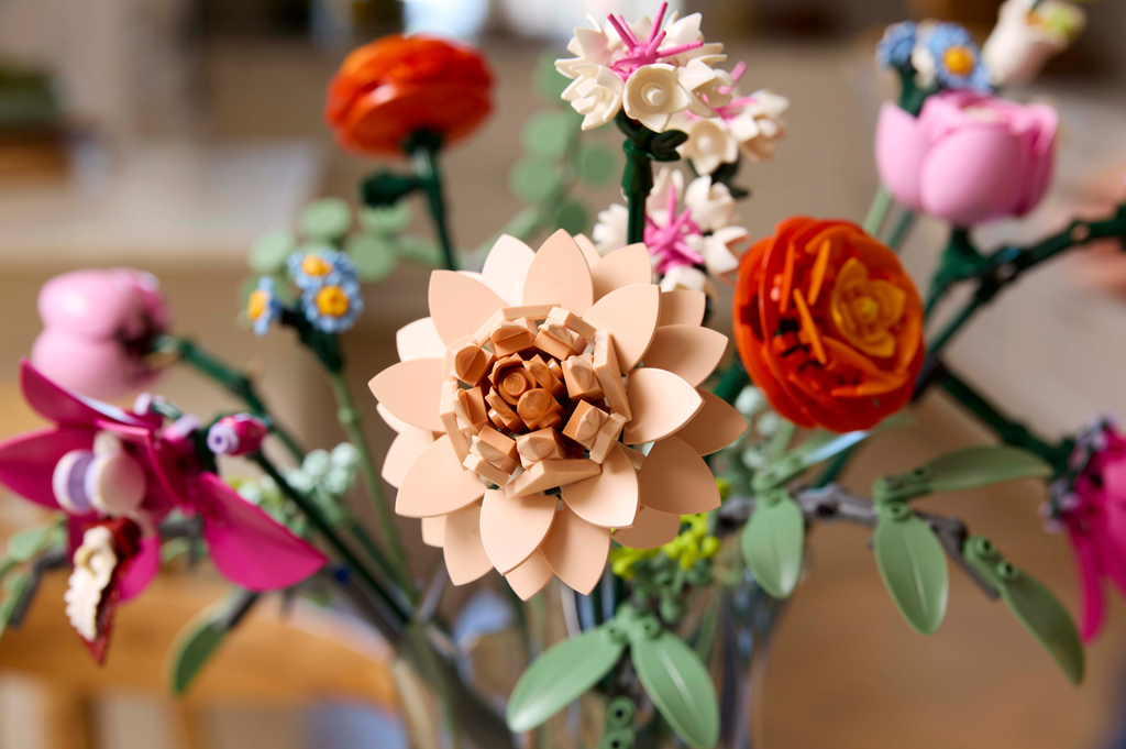 Lego Botanicals 10342 Pretty Pink Flower Bouquet - The Toy Station