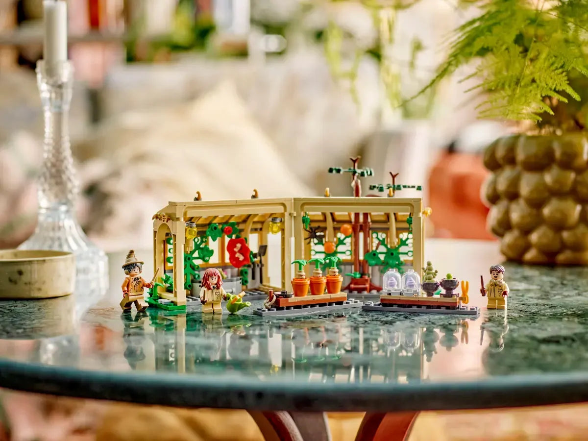 Lego 76445 Hogwarts Castle - Herbology Class - The Toy Station
