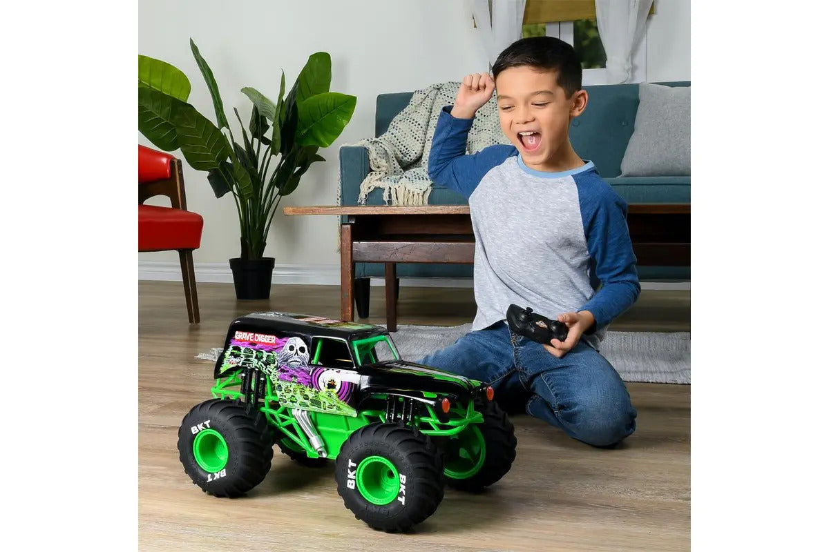 Monster Jam 1:15 Radio Control Grave Digger - The Toy Station