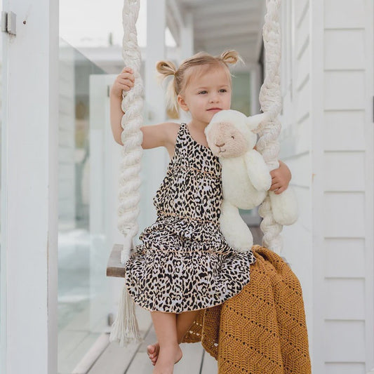 Lee Lamb Huggie 13.5"