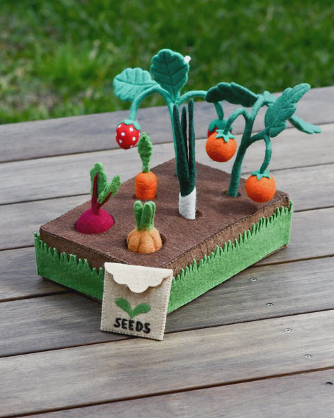 Felt Garden Planter Box with Plants and Vegtables