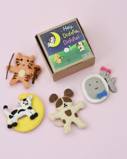 Hey Diddle Diddle Puppet Set